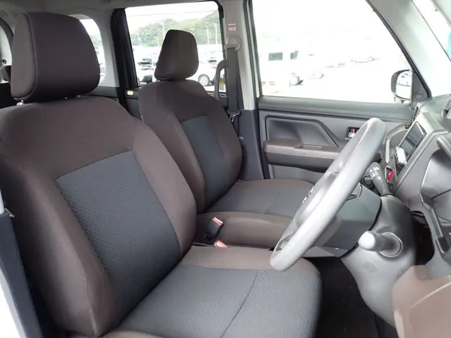 トール（ダイハツ）の車両写真