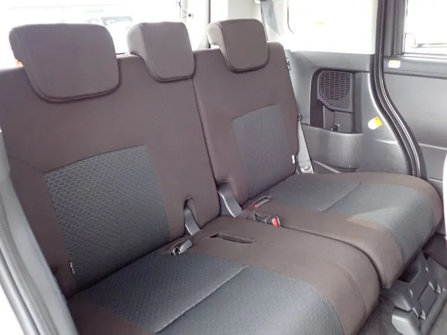 トール（ダイハツ）の車両写真