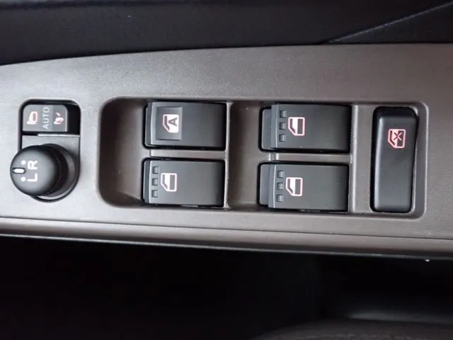 トール（ダイハツ）の車両写真