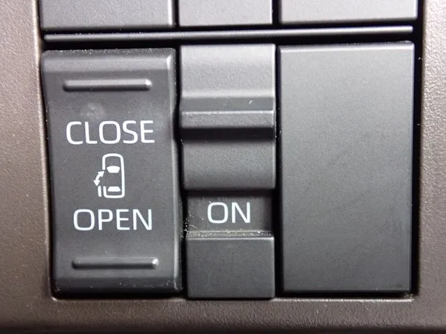 トール（ダイハツ）の車両写真