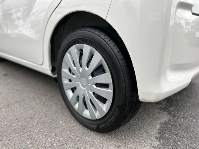 ムーヴ(ダイハツ)の車両写真