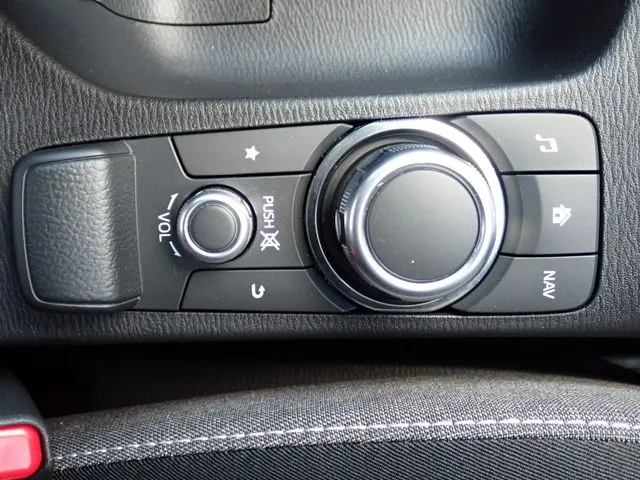 MAZDA2(マツダ)の車両写真