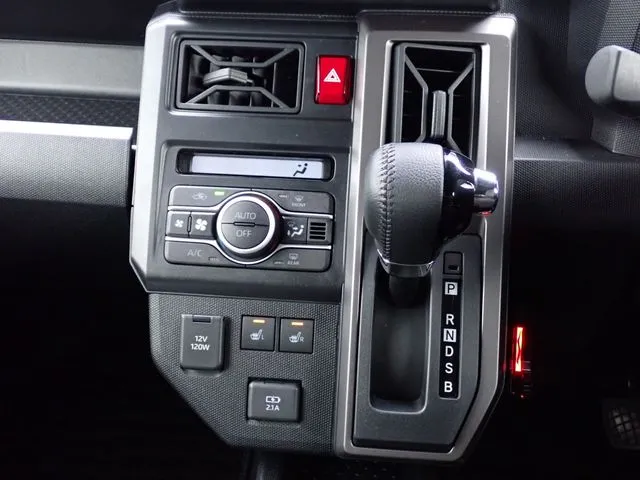 タフト(ダイハツ)の車両写真