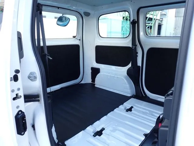 ＮＶ２００バネットバン（ニッサン）の車両写真