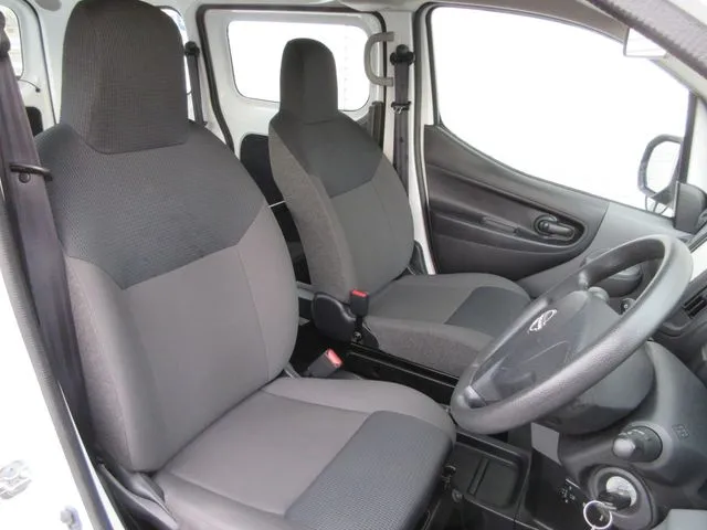 NV200バネットバン 4WD(ニッサン)の車両写真