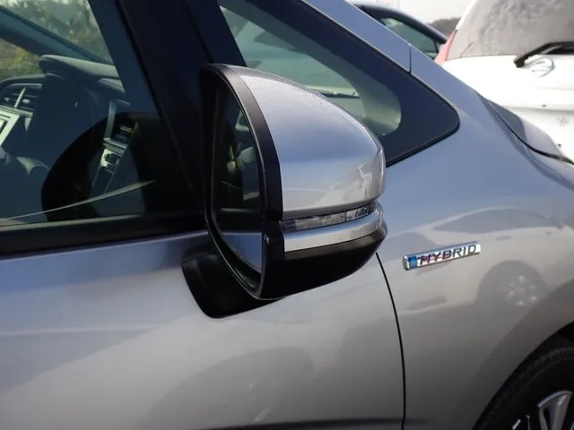 シャトル ハイブリッド(ホンダ)の車両写真