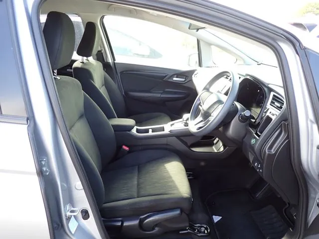 シャトル ハイブリッド(ホンダ)の車両写真