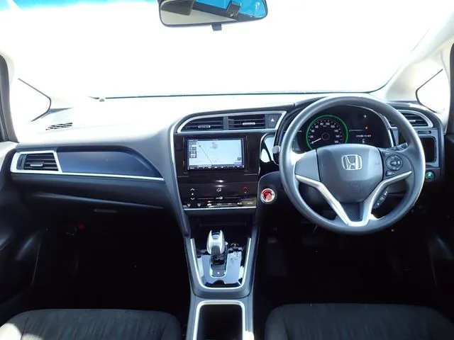 シャトル ハイブリッド(ホンダ)の車両写真