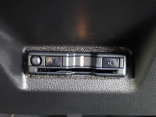 シャトル ハイブリッド(ホンダ)の車両写真