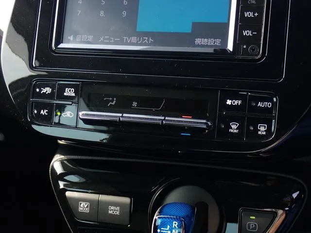 トヨタ プリウス