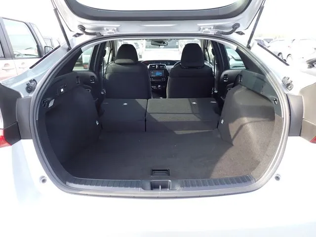 トヨタ プリウス