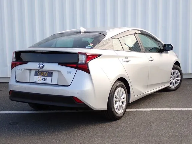 トヨタ プリウス