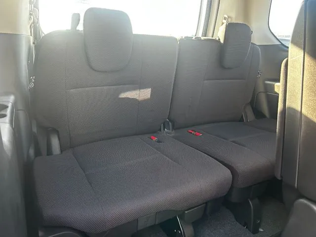 ニッサン　セレナ　Ｓハイブリッド　４ＷＤ