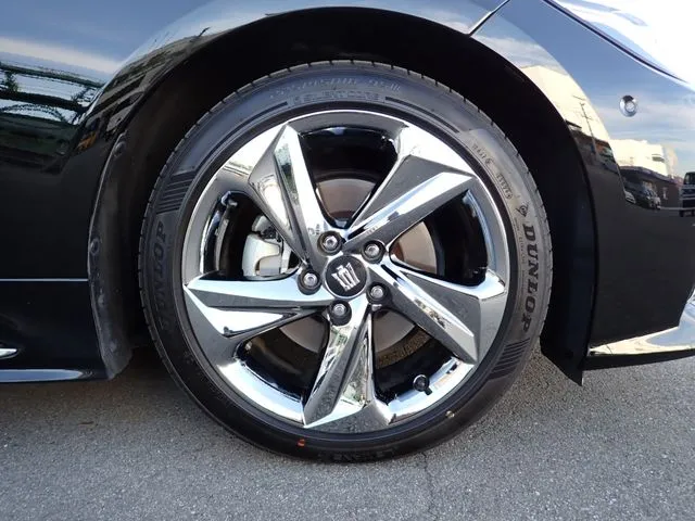 トヨタ　クラウン　セダン　ハイブリッド