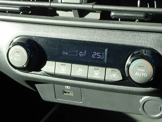 ノート（ニッサン）の車両写真