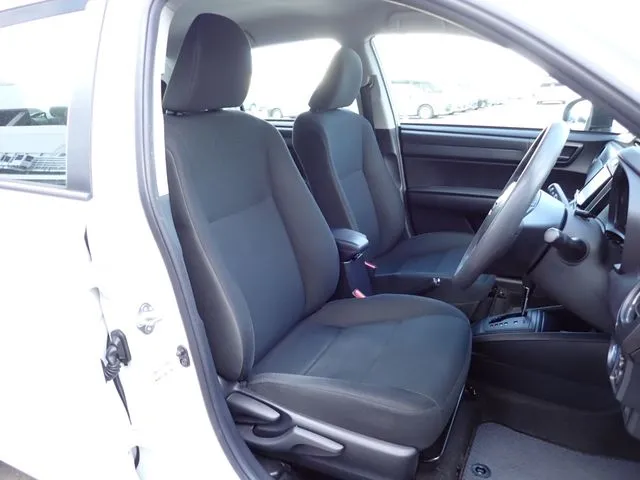 カローラアクシオ　ハイブリッド（トヨタ）の車両写真