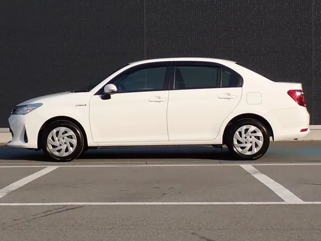 カローラアクシオ　ハイブリッド（トヨタ）の車両写真