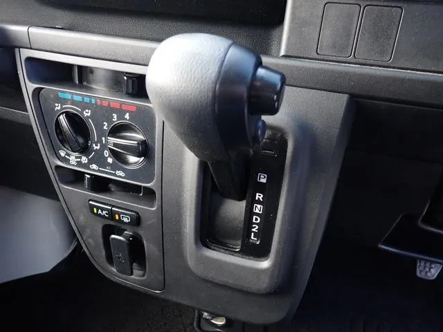 ダイハツ ハイゼットカーゴ