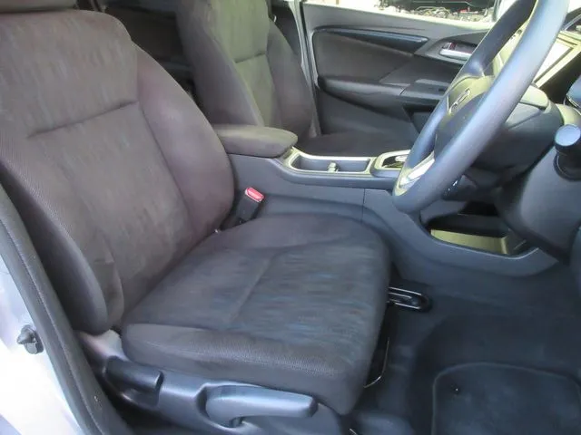 シャトル ハイブリッド(ホンダ)の車両写真