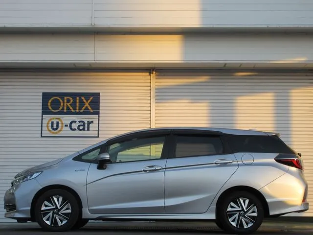 シャトル ハイブリッド(ホンダ)の車両写真