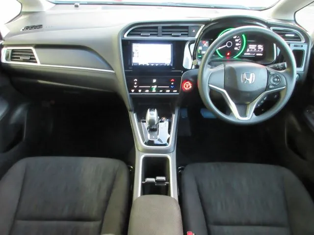 シャトル ハイブリッド(ホンダ)の車両写真