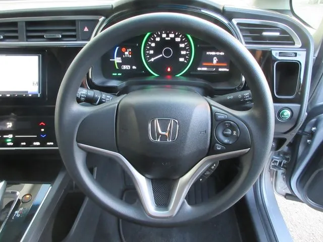 シャトル ハイブリッド(ホンダ)の車両写真