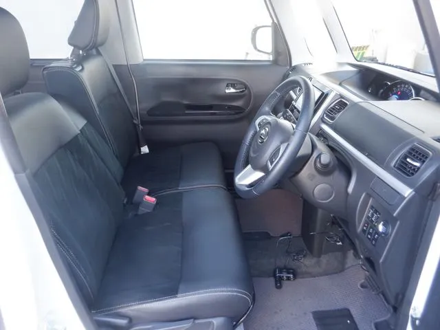 タント カスタム(ダイハツ)の車両写真