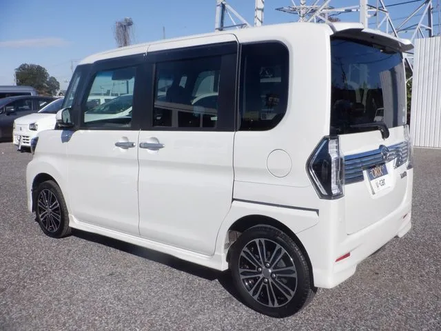 タント カスタム(ダイハツ)の車両写真