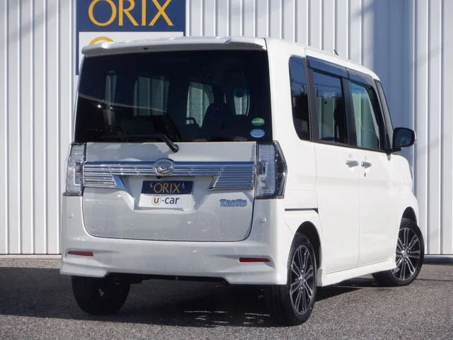 タント カスタム(ダイハツ)の車両写真