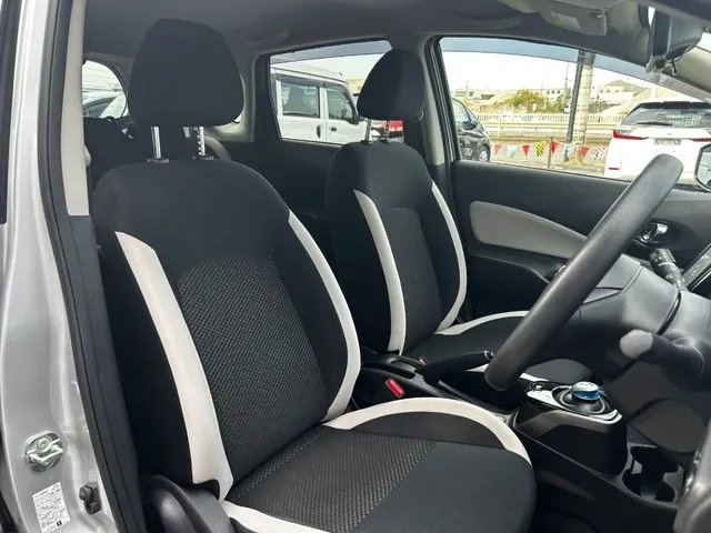 ニッサン　ノート