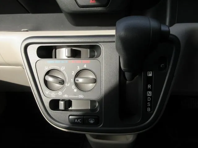 パッソ 4WD(トヨタ)の車両写真