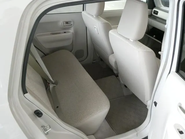 アルト　ラパン（スズキ）の車両写真