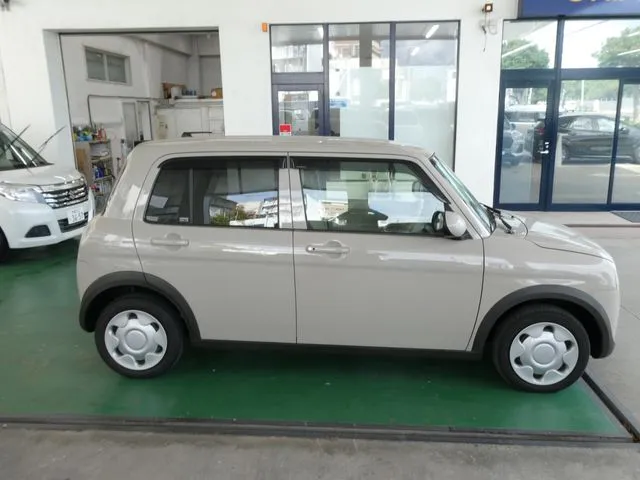 アルト　ラパン（スズキ）の車両写真