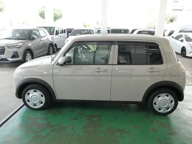 アルト　ラパン（スズキ）の車両写真