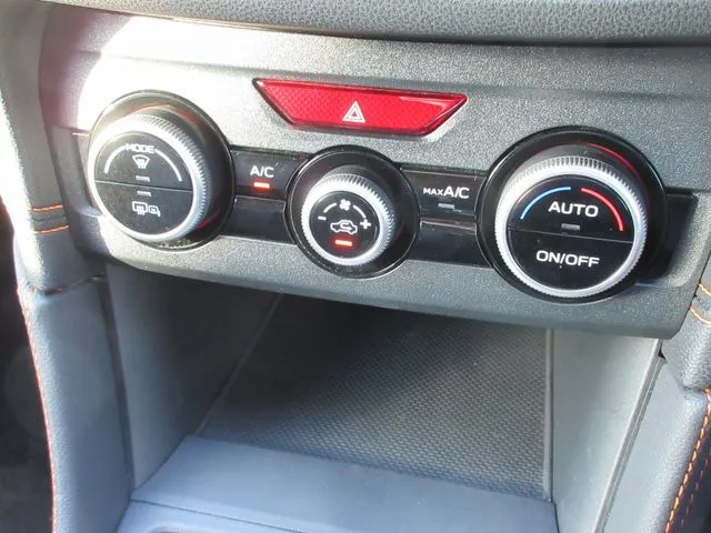 SUBARU XV(スバル)の車両写真