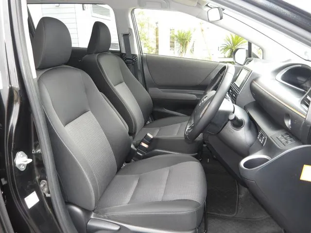 シエンタ(トヨタ)の車両写真