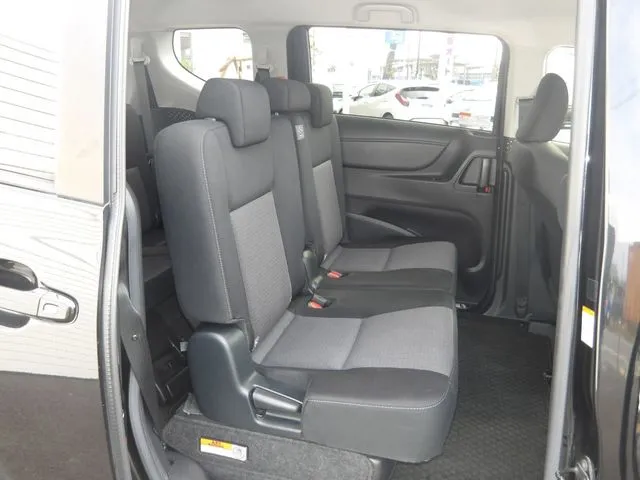 シエンタ(トヨタ)の車両写真