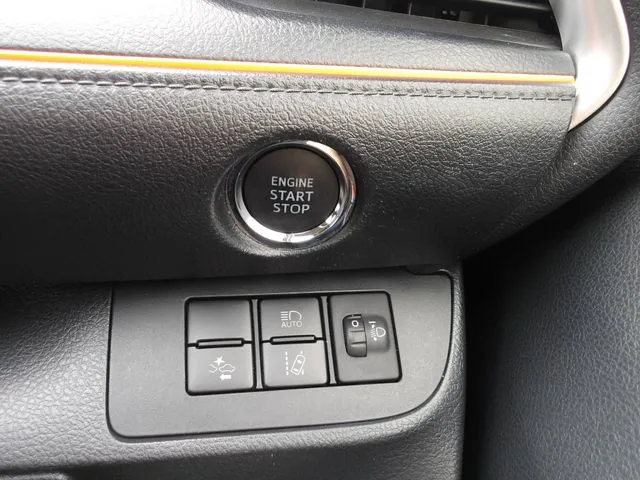 シエンタ(トヨタ)の車両写真