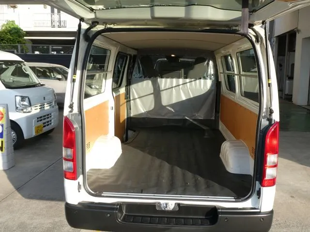 ハイエースバン　１．２５ｔ　２ＷＤ（トヨタ）の車両写真