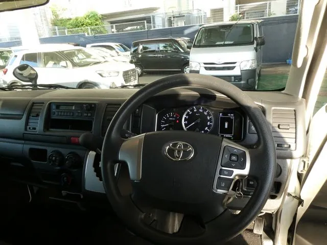 ハイエースバン　１．２５ｔ　２ＷＤ（トヨタ）の車両写真