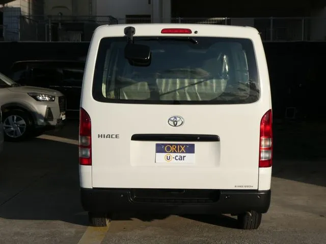 ハイエースバン　１．２５ｔ　２ＷＤ（トヨタ）の車両写真
