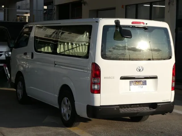 ハイエースバン　１．２５ｔ　２ＷＤ（トヨタ）の車両写真
