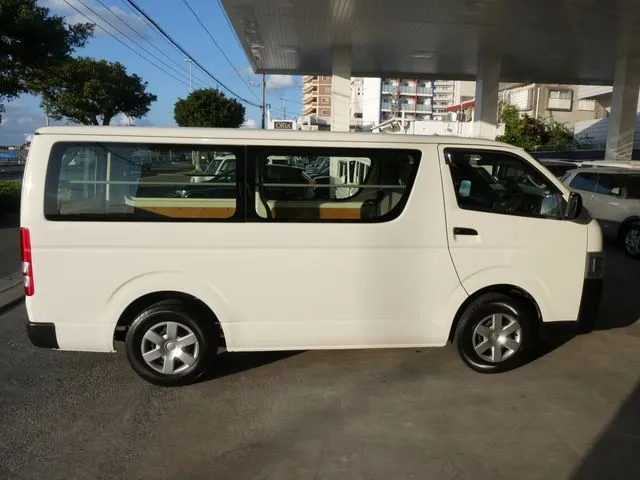 ハイエースバン　１．２５ｔ　２ＷＤ（トヨタ）の車両写真