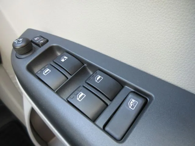 パッソ 4WD(トヨタ)の車両写真