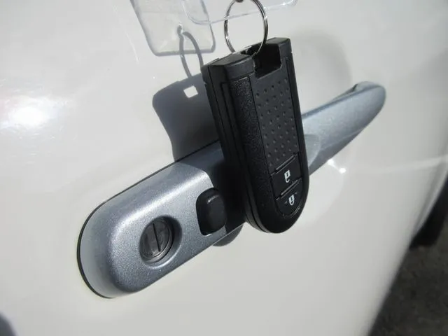 パッソ 4WD(トヨタ)の車両写真