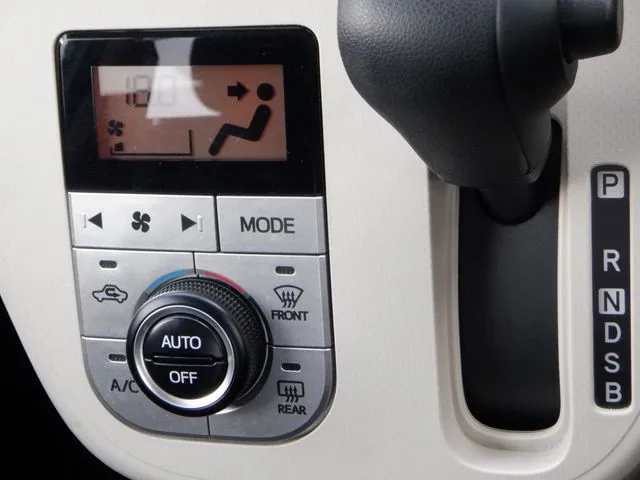 ムーヴ　４ＷＤ（ダイハツ）の車両写真