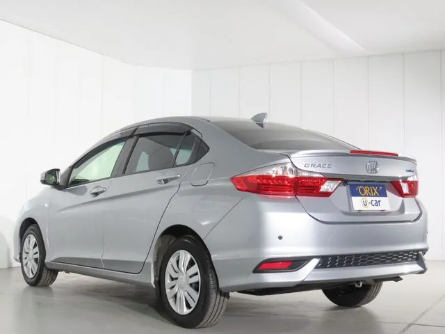 グレイス ハイブリッド(ホンダ)の車両写真