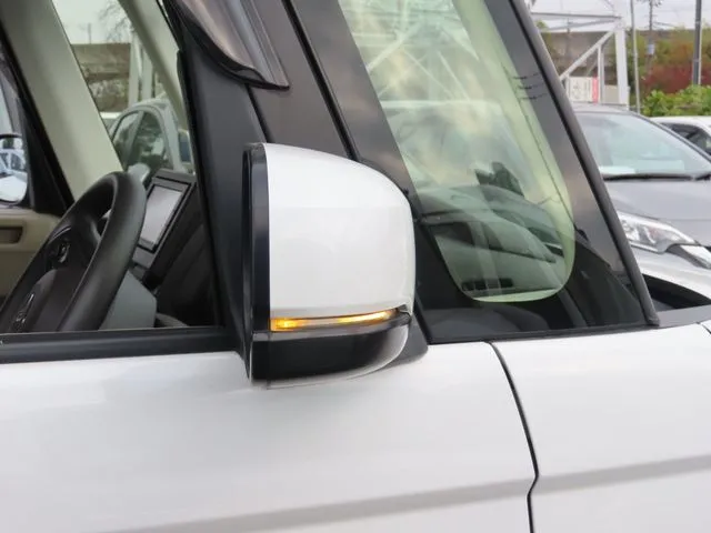 N BOX(ホンダ)の車両写真