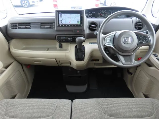 N BOX(ホンダ)の車両写真