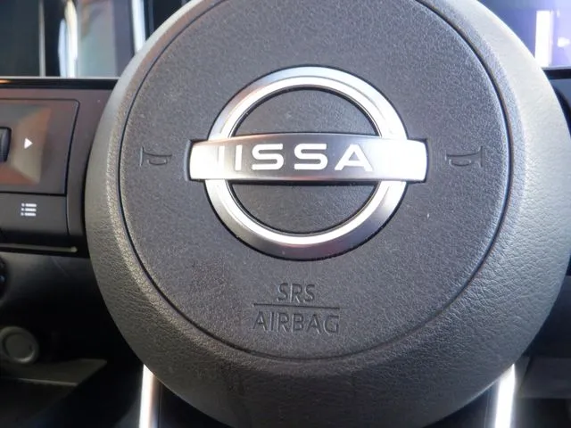 ノート 4WD(ニッサン)の車両写真